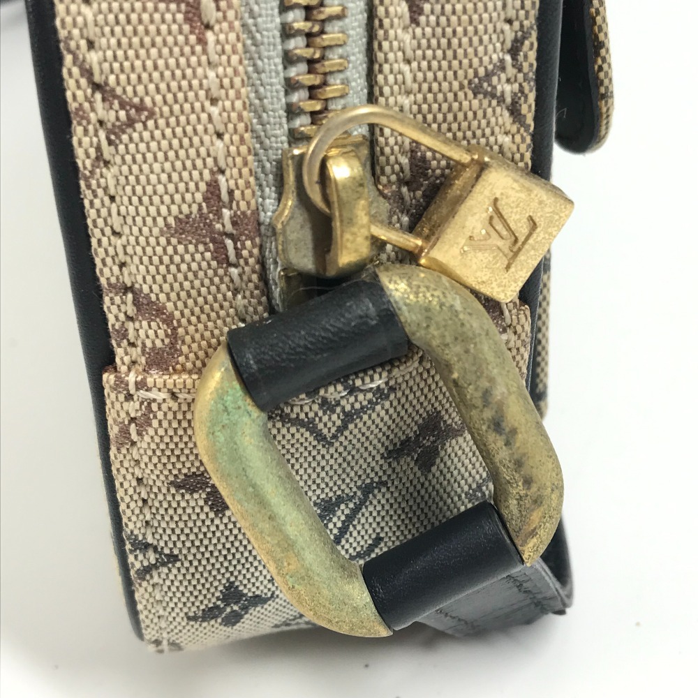 金具のサビや剥がれ